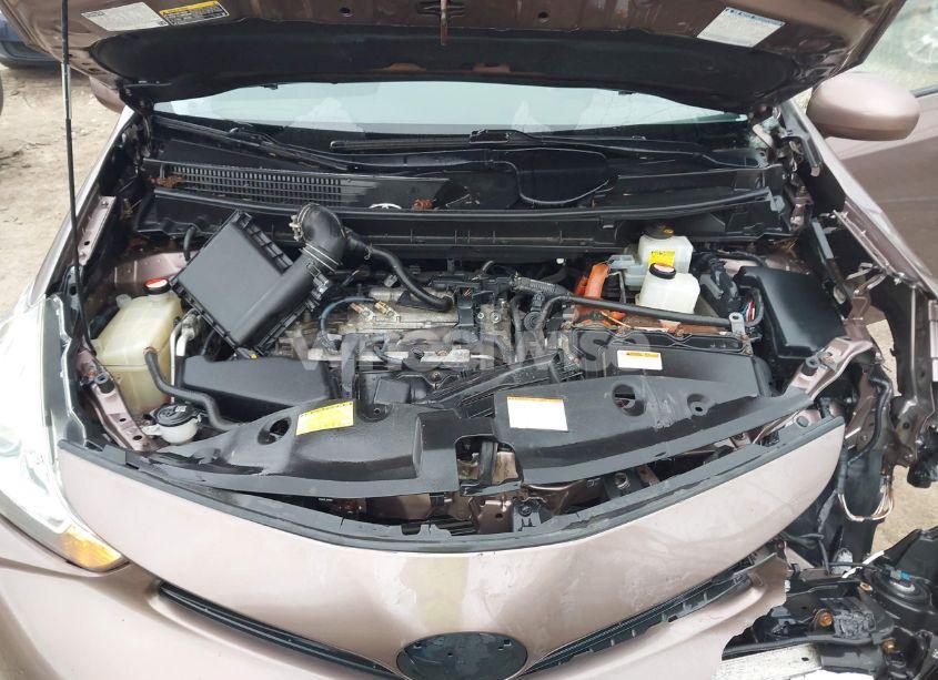 Photo 10 of 2015 Toyota Prius V THREE (VIN JTDZN3EU7FJ025387)