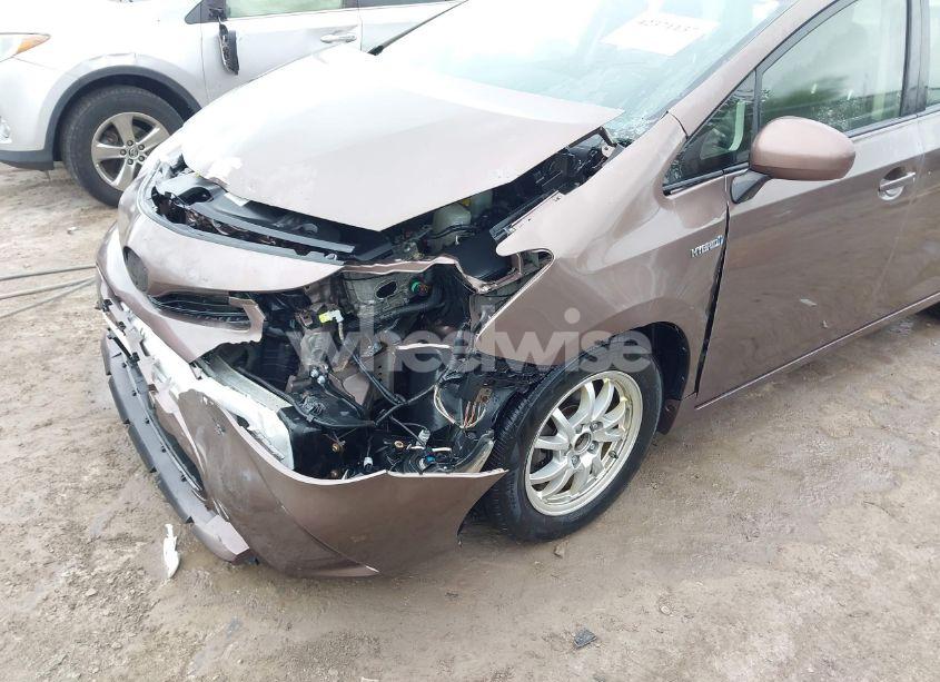 Photo 18 of 2015 Toyota Prius V THREE (VIN JTDZN3EU7FJ025387)