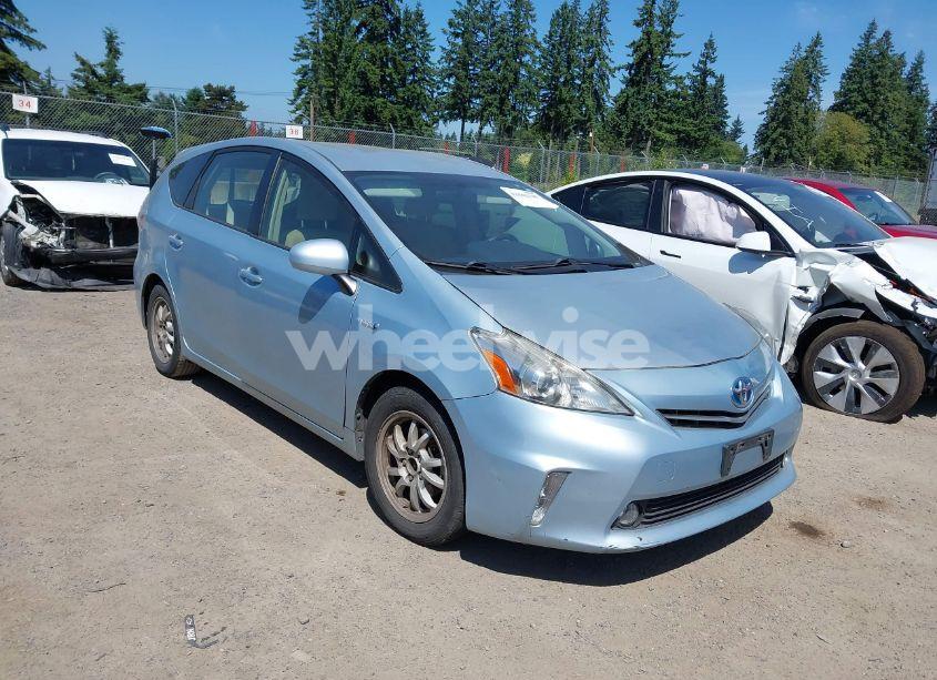 2013 Toyota Prius V THREE (VIN JTDZN3EU8D3240410) main photo