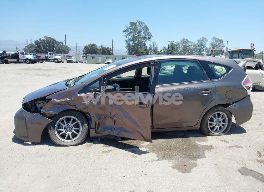 Photo 15 of 2015 Toyota Prius V TWO (VIN JTDZN3EU8FJ028072)