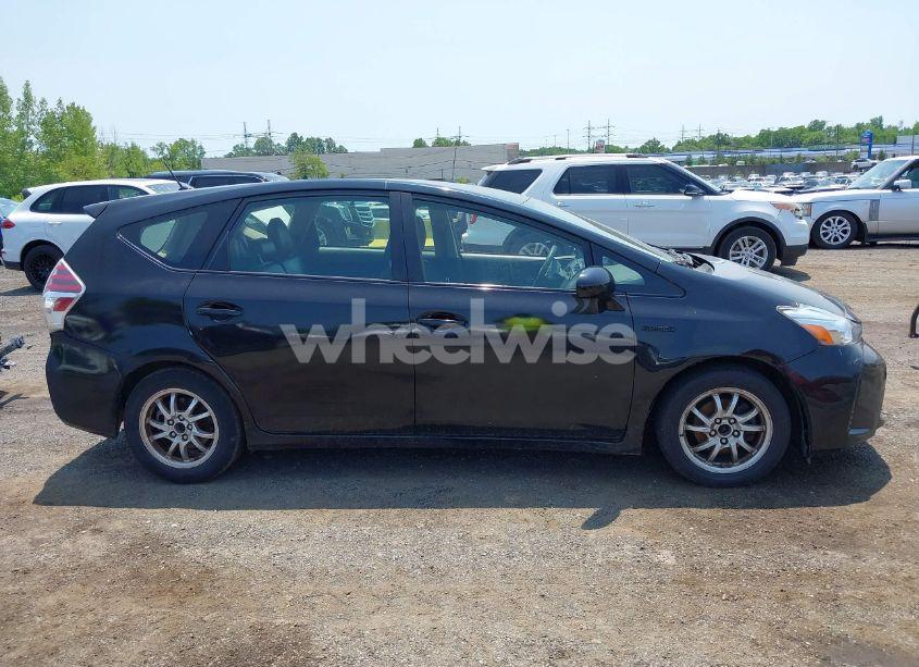 Photo 13 of 2015 Toyota Prius V TWO (VIN JTDZN3EU8FJ033613)