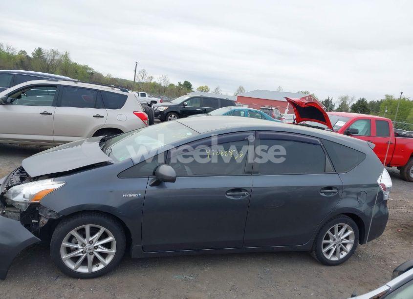 Photo 14 of 2013 Toyota Prius V FIVE (VIN JTDZN3EU9D3193338)