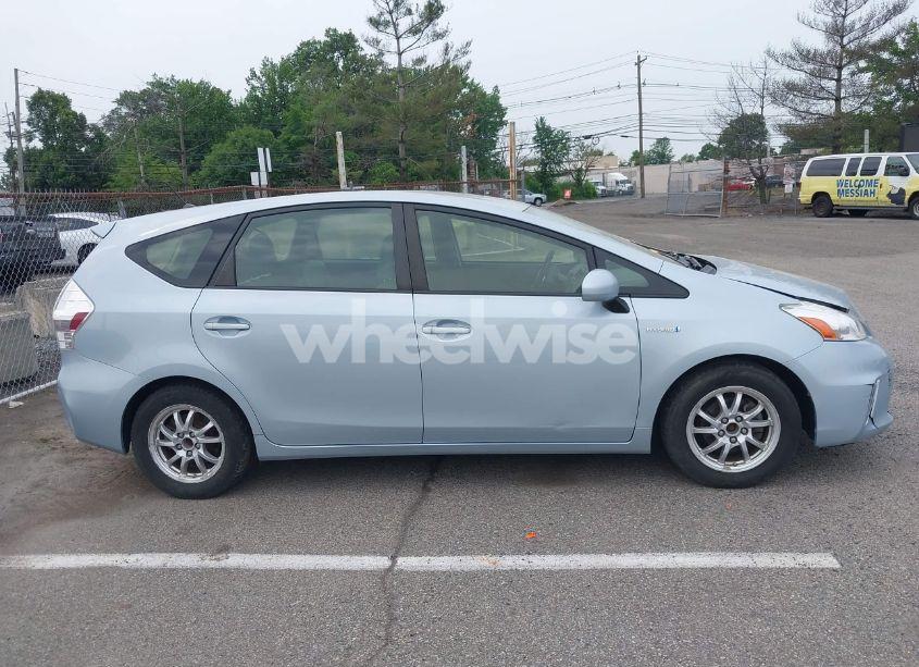 Photo 13 of 2014 Toyota Prius V TWO (VIN JTDZN3EU9E3338444)