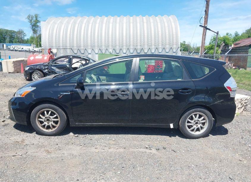 Photo 14 of 2014 Toyota Prius V TWO (VIN JTDZN3EUXE3337643)