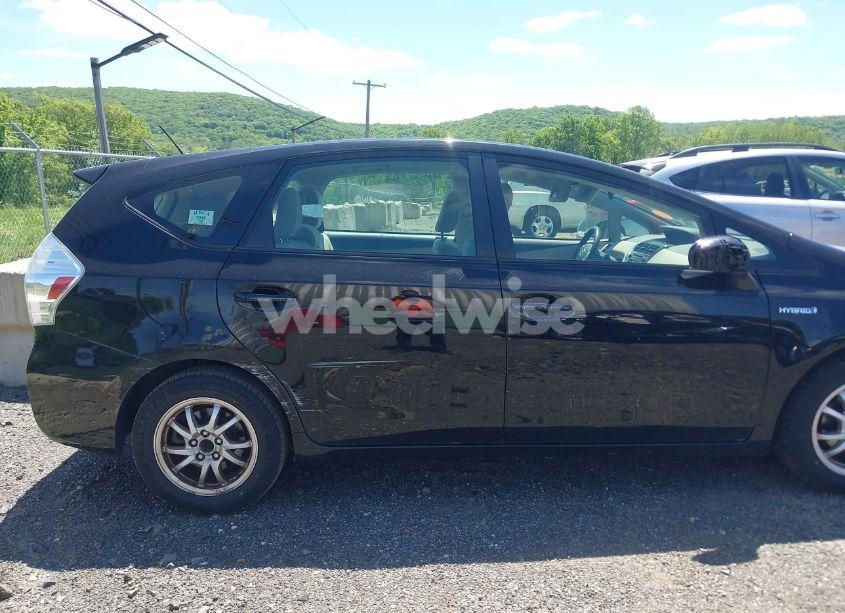 Photo 6 of 2014 Toyota Prius V TWO (VIN JTDZN3EUXE3337643)