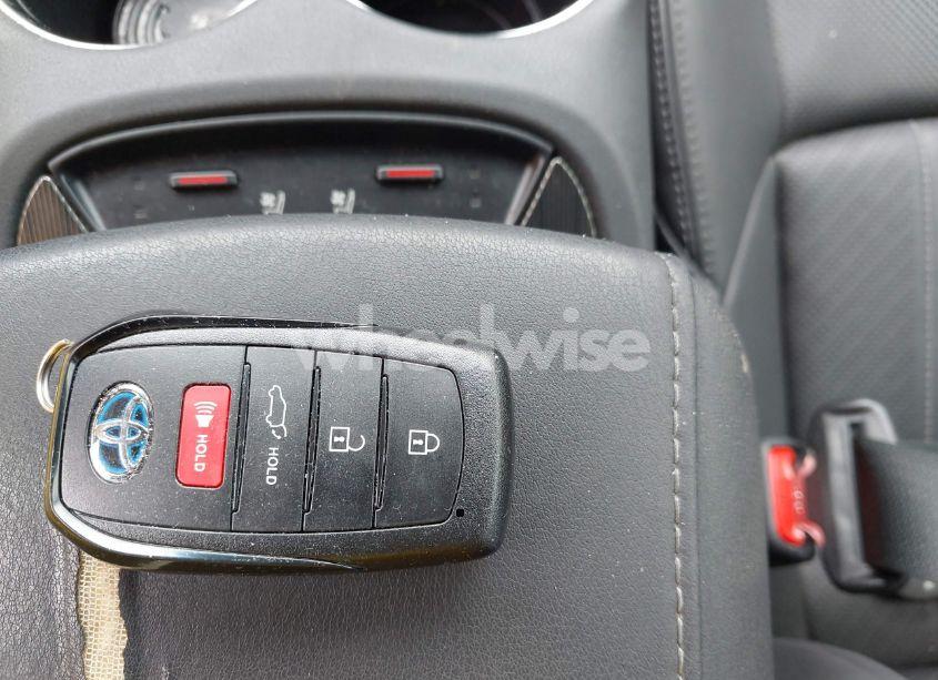 Photo 11 of 2021 Toyota Venza XLE (VIN JTEAAAAH0MJ066216)