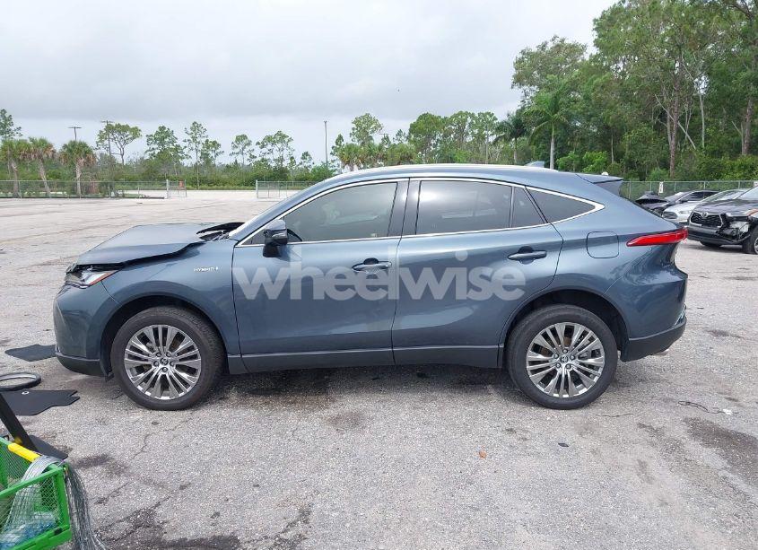 Photo 14 of 2021 Toyota Venza XLE (VIN JTEAAAAH0MJ066216)
