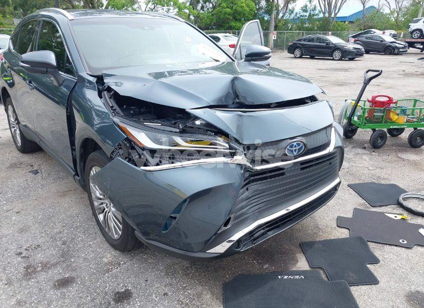 Photo 6 of 2021 Toyota Venza XLE (VIN JTEAAAAH0MJ066216)