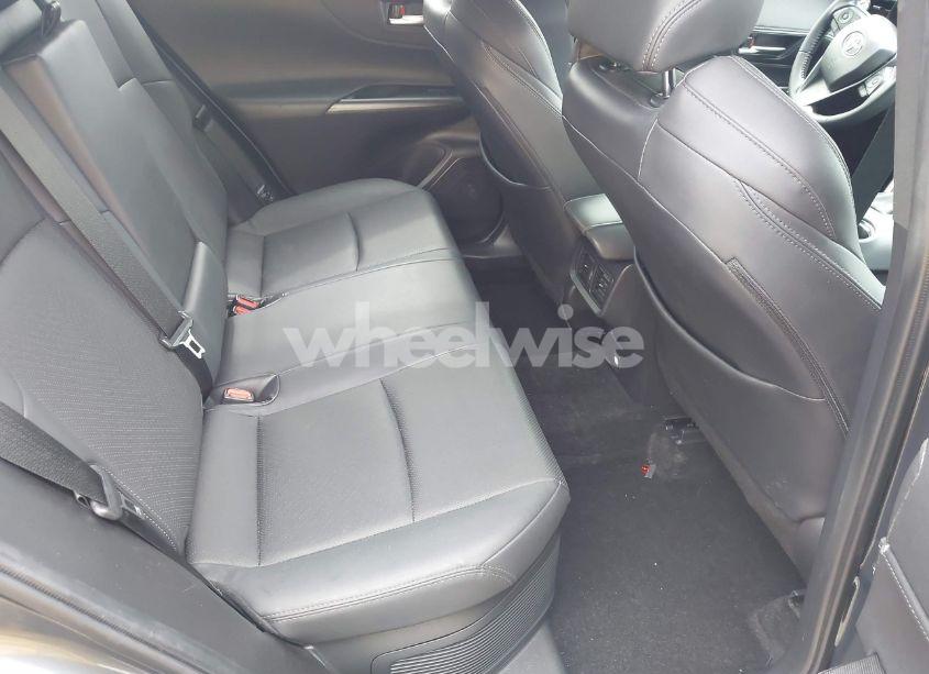Photo 8 of 2021 Toyota Venza XLE (VIN JTEAAAAH0MJ066216)