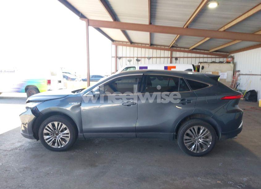 Photo 14 of 2021 Toyota Venza LIMITED (VIN JTEAAAAH1MJ009507)