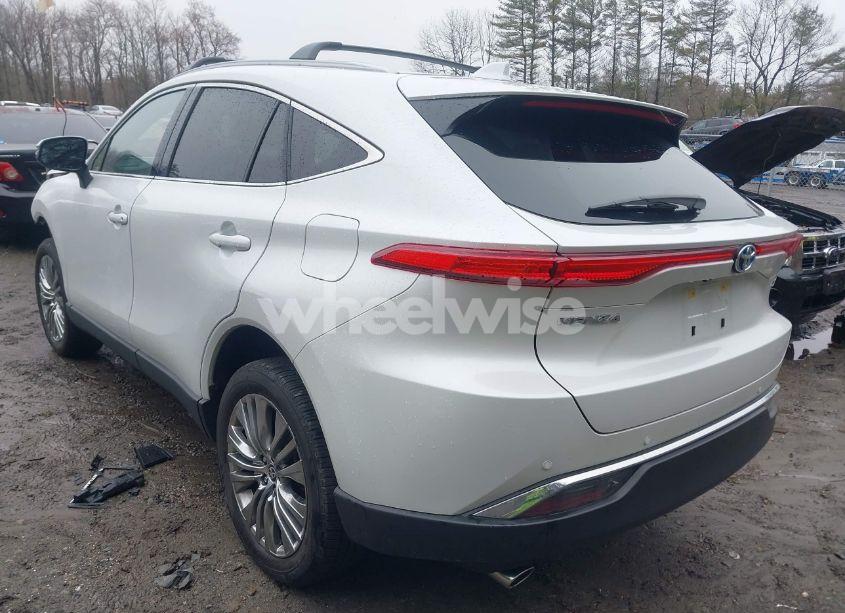 Photo 3 of 2023 Toyota Venza XLE (VIN JTEAAAAH1PJ130932)