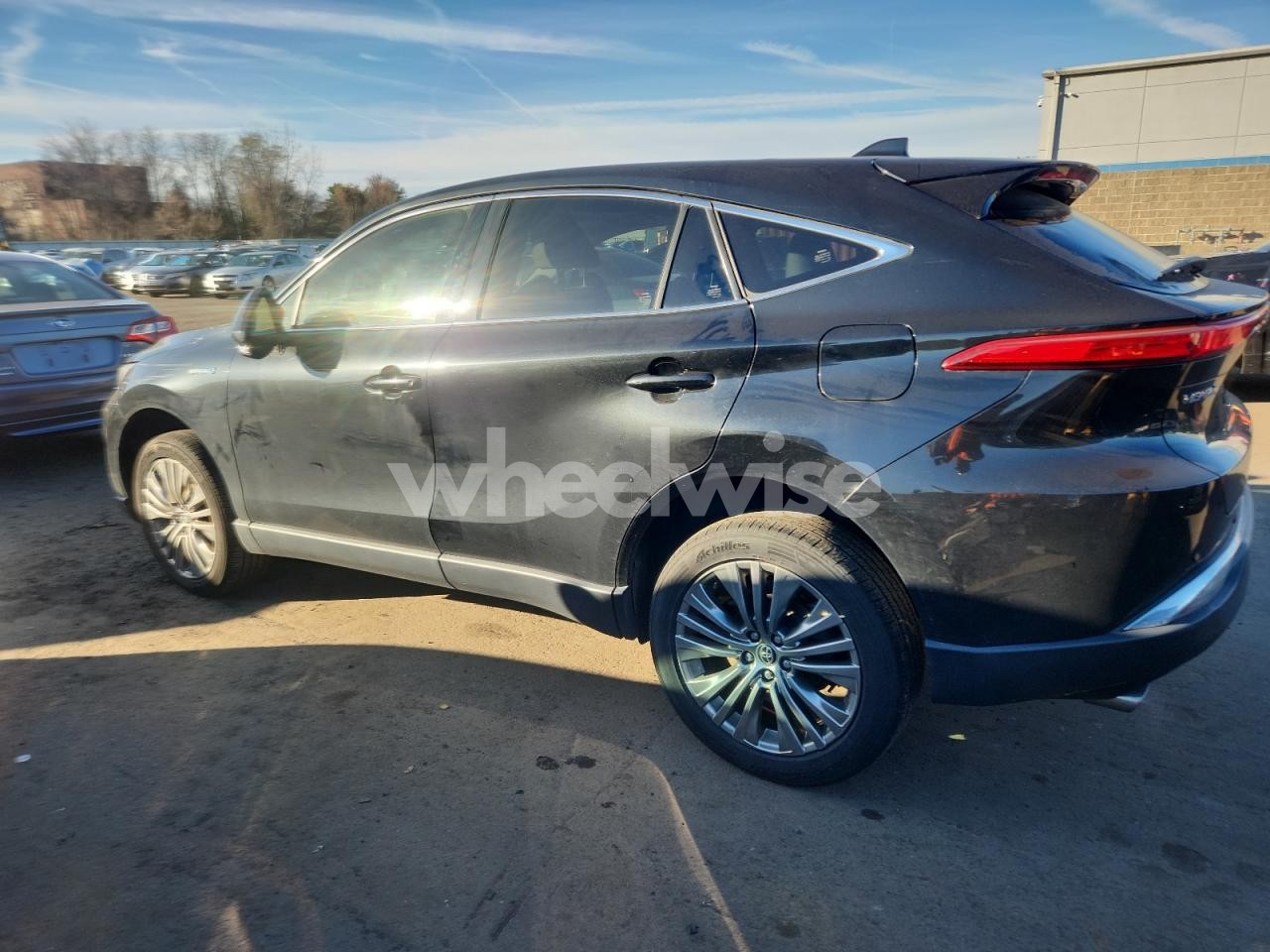 Photo 2 of 2021 TOYOTA VENZA LE (VIN JTEAAAAH2MJ033749)