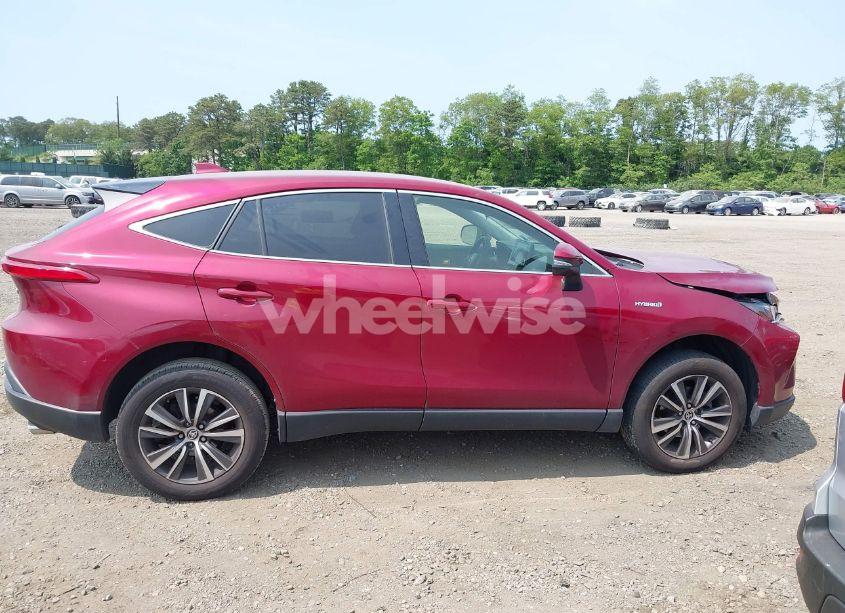 Photo 13 of 2021 Toyota Venza LE (VIN JTEAAAAH3MJ013817)