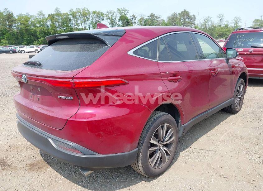 Photo 4 of 2021 Toyota Venza LE (VIN JTEAAAAH3MJ013817)