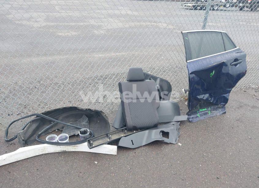 Photo 12 of 2021 Toyota Venza LE (VIN JTEAAAAH3MJ023795)