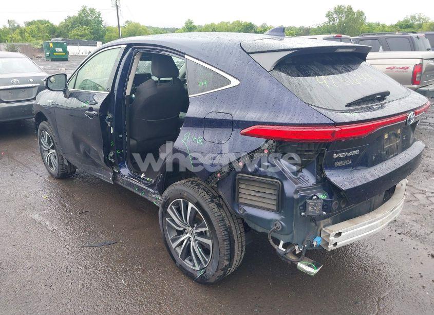 Photo 3 of 2021 Toyota Venza LE (VIN JTEAAAAH3MJ023795)