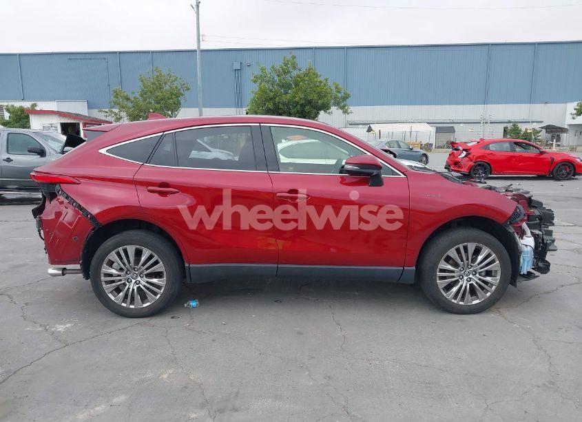 Photo 14 of 2021 Toyota Venza LIMITED (VIN JTEAAAAH4MJ015060)