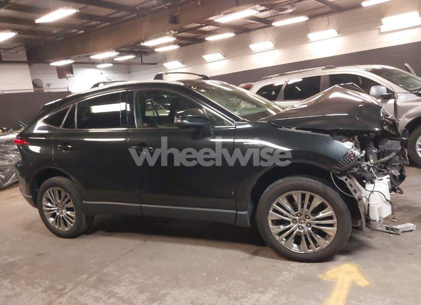 Photo 14 of 2021 Toyota Venza LIMITED (VIN JTEAAAAH5MJ044292)