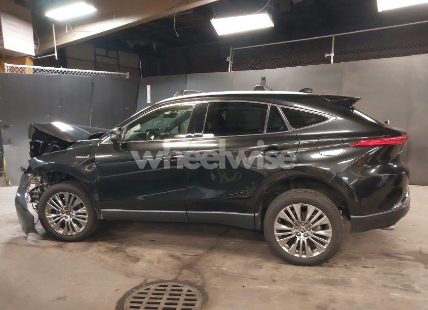 Photo 15 of 2021 Toyota Venza LIMITED (VIN JTEAAAAH5MJ044292)