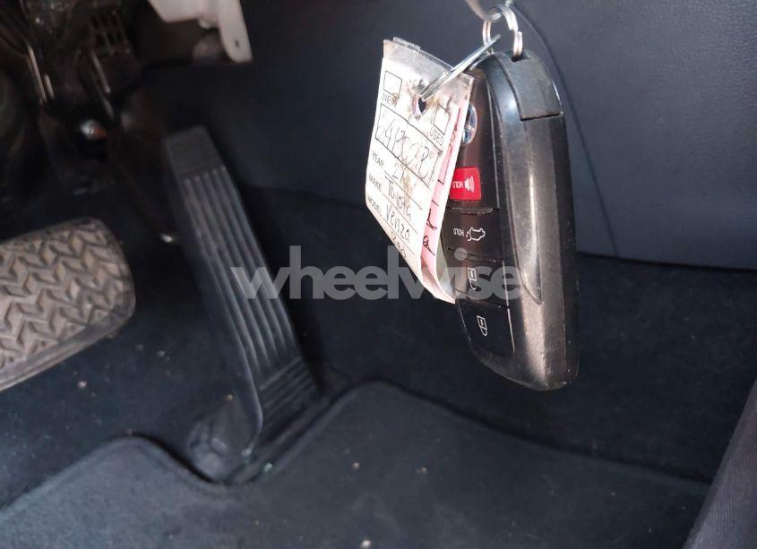 Photo 11 of 2021 Toyota Venza LE (VIN JTEAAAAH5MJ070861)