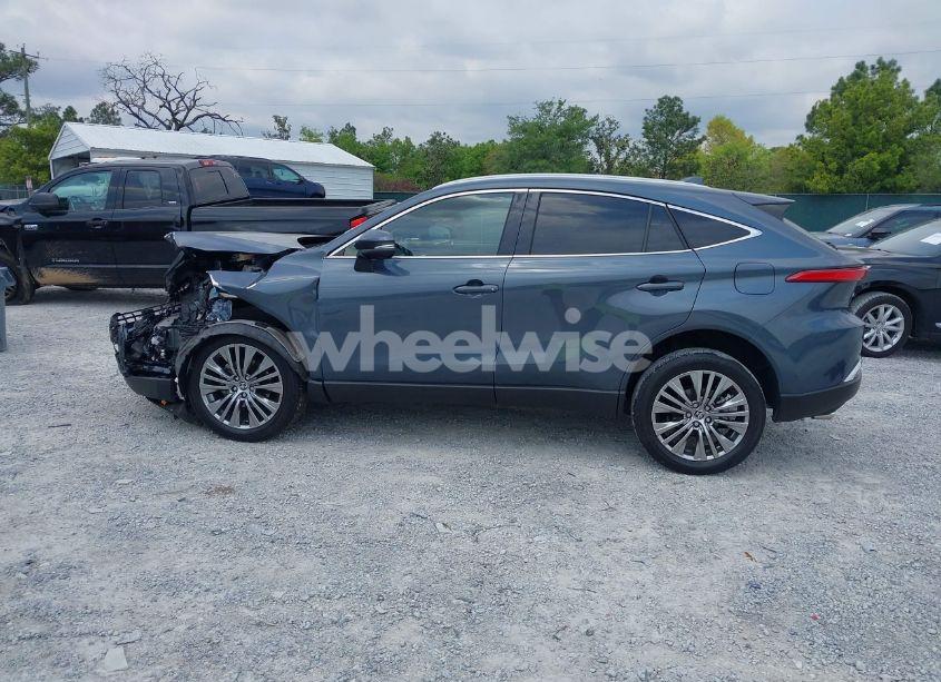 Photo 14 of 2024 Toyota Venza XLE (VIN JTEAAAAH5RJ169770)