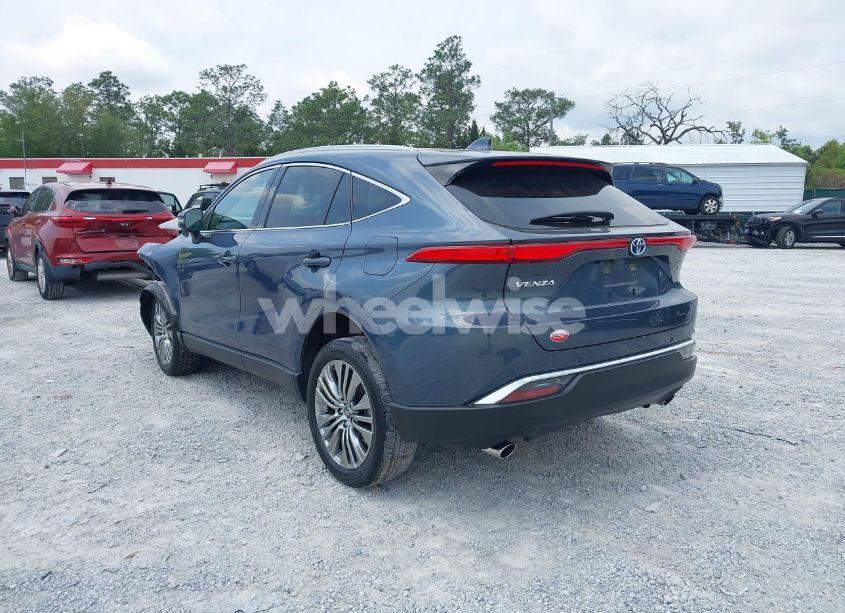 Photo 3 of 2024 Toyota Venza XLE (VIN JTEAAAAH5RJ169770)