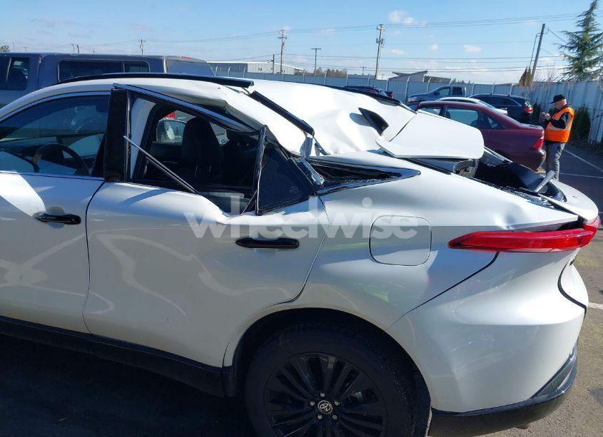 Photo 6 of 2024 Toyota Venza NIGHTSHADE EDITION (VIN JTEAAAAH6RJ168269)