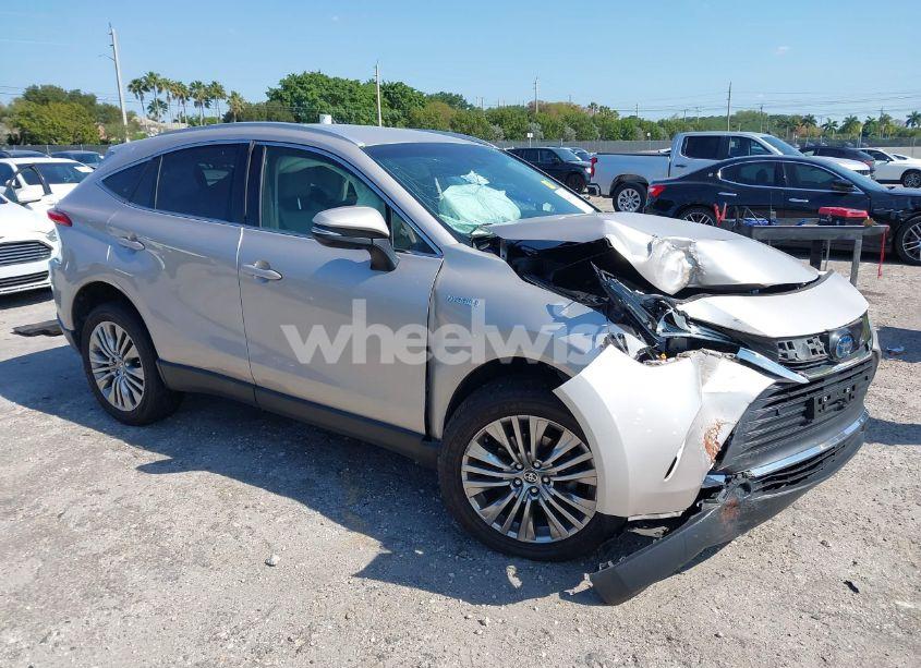 2021 Toyota Venza XLE (VIN JTEAAAAH7MJ018650) main photo