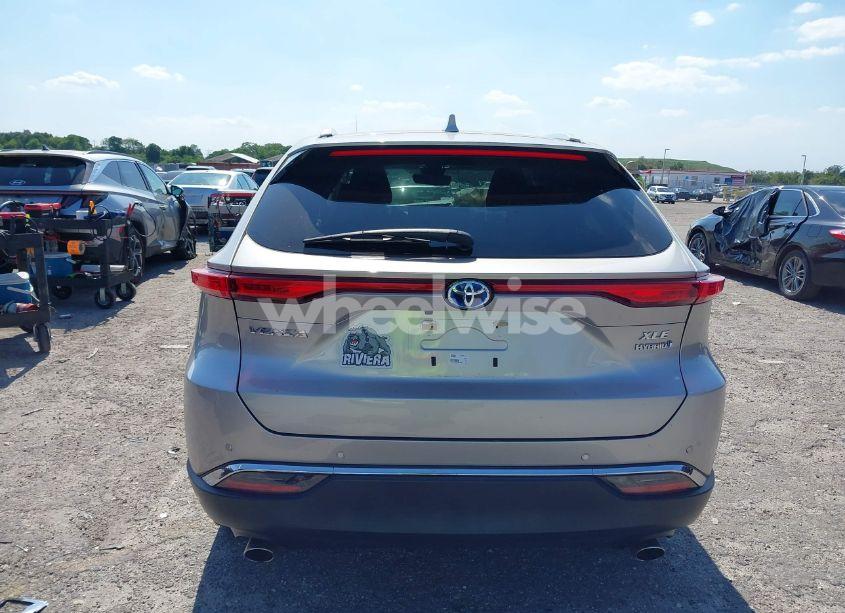 Photo 16 of 2021 Toyota Venza XLE (VIN JTEAAAAH7MJ018650)