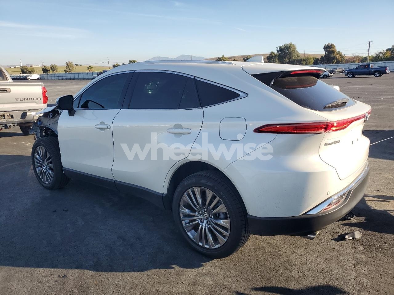 Photo 2 of 2021 TOYOTA VENZA LE (VIN JTEAAAAH8MJ013716)