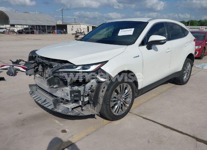 Photo 2 of 2021 Toyota Venza XLE (VIN JTEAAAAH8MJ036252)