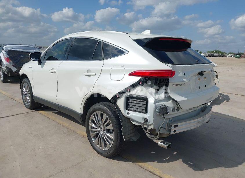 Photo 3 of 2021 Toyota Venza XLE (VIN JTEAAAAH8MJ036252)