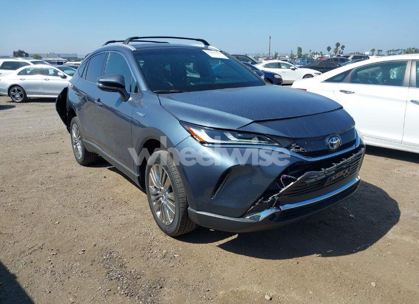 2021 Toyota Venza XLE (VIN JTEAAAAH9MJ000411) main photo