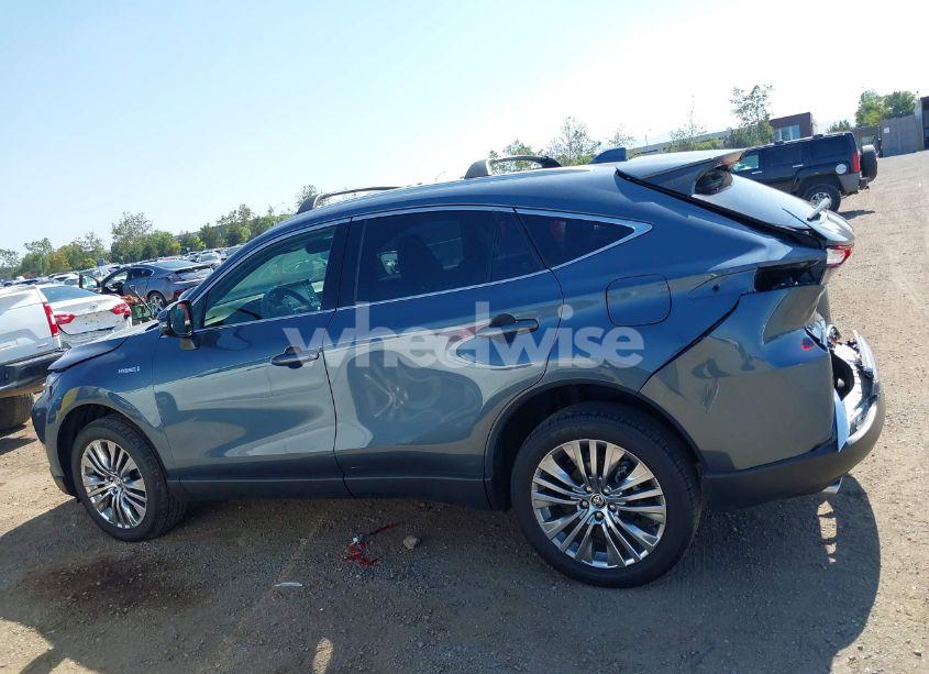 Photo 14 of 2021 Toyota Venza XLE (VIN JTEAAAAH9MJ000411)