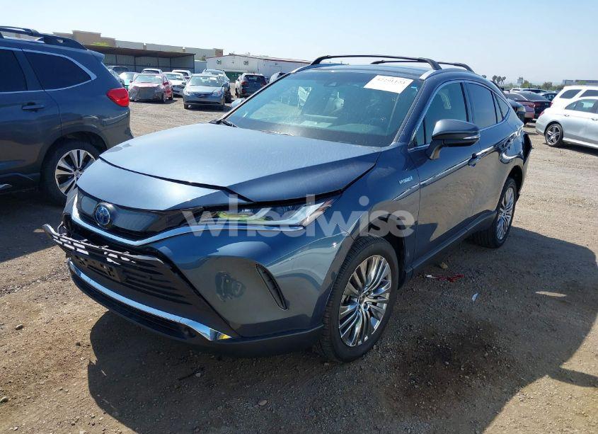 Photo 2 of 2021 Toyota Venza XLE (VIN JTEAAAAH9MJ000411)