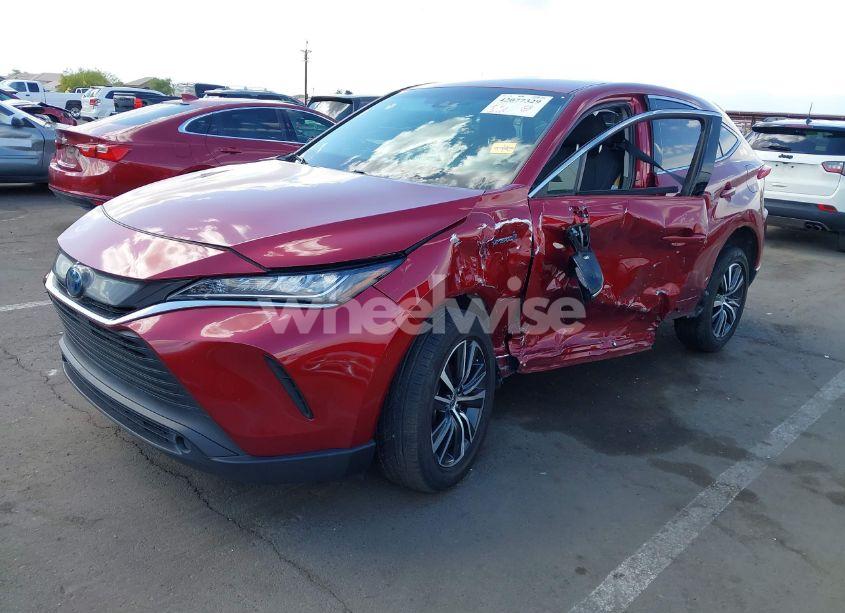 Photo 2 of 2021 Toyota Venza LE (VIN JTEAAAAH9MJ035272)