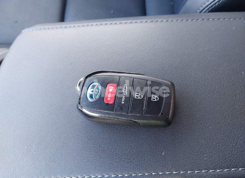 Photo 11 of 2021 Toyota Venza XLE (VIN JTEAAAAHXMJ071410)