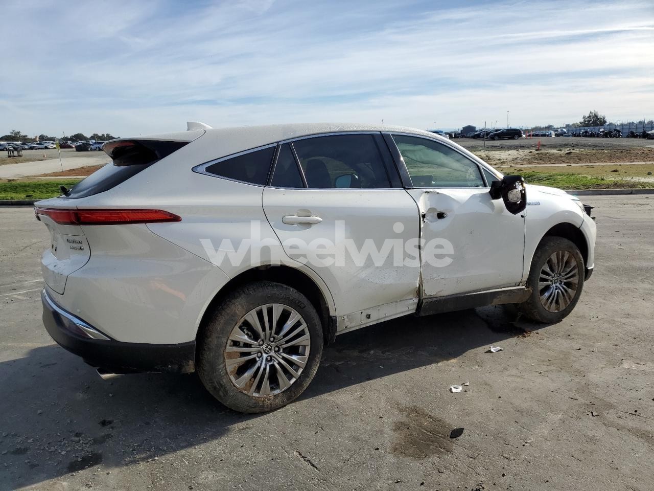 Photo 3 of 2021 TOYOTA VENZA LE (VIN JTEAAAAHXMJ085548)