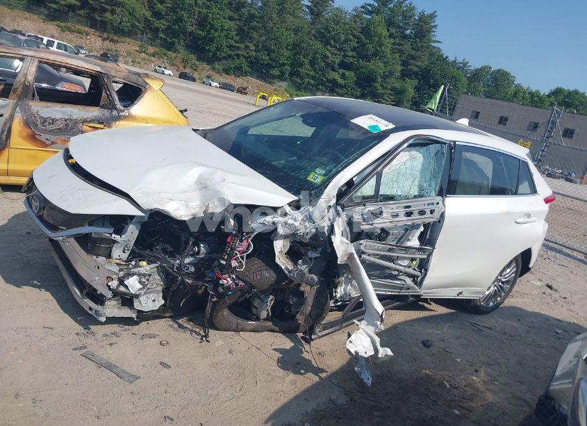 Photo 15 of 2024 Toyota Venza LIMITED (VIN JTEAAAAHXRJ153581)