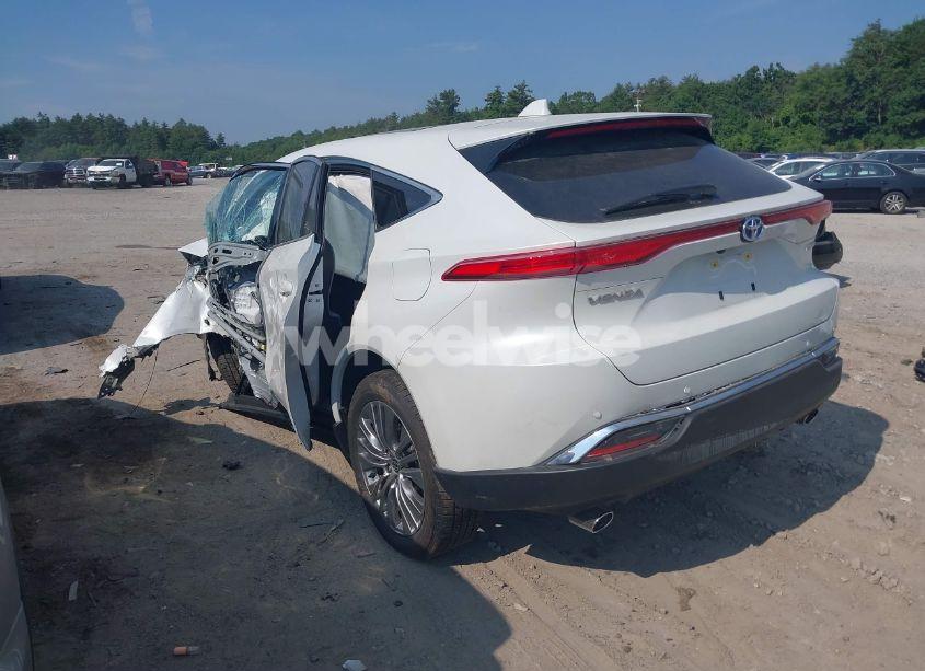 Photo 3 of 2024 Toyota Venza LIMITED (VIN JTEAAAAHXRJ153581)