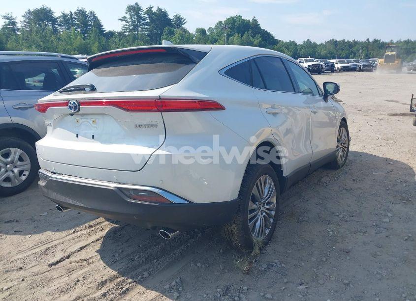 Photo 4 of 2024 Toyota Venza LIMITED (VIN JTEAAAAHXRJ153581)