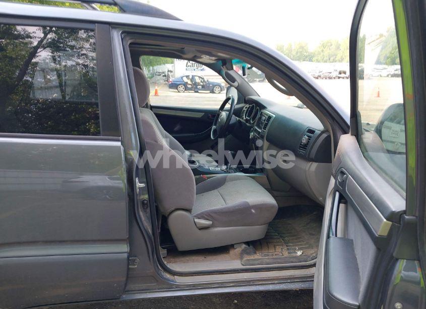 Photo 5 of 2004 Toyota 4runner SR5 V8 (VIN JTEBT14R240031458)