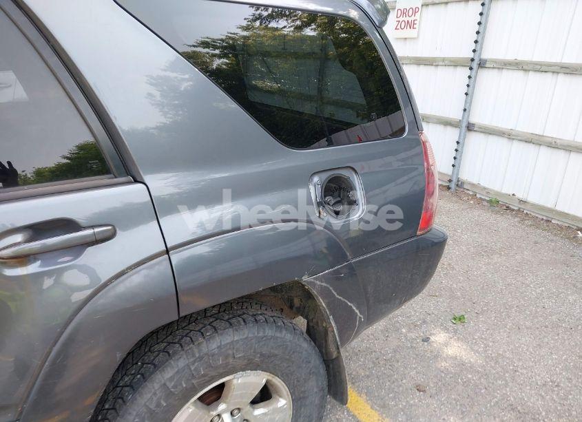 Photo 6 of 2004 Toyota 4runner SR5 V8 (VIN JTEBT14R240031458)