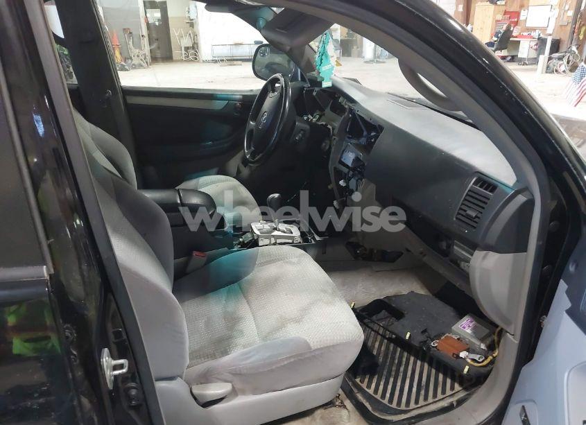 Photo 5 of 2005 Toyota 4runner SR5 V8 (VIN JTEBT14R250054868)