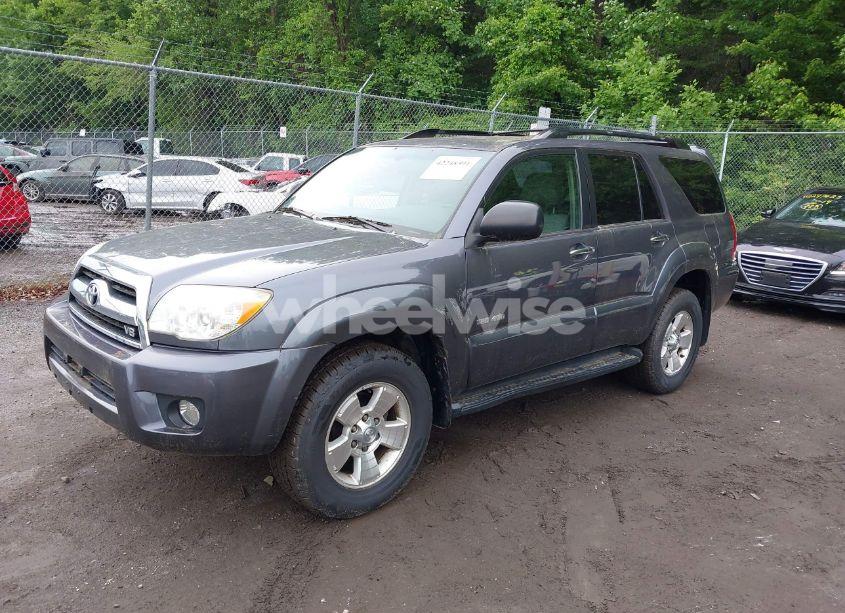 Photo 2 of 2006 Toyota 4runner SR5 V8 (VIN JTEBT14R768029080)