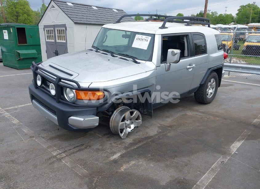 Photo 2 of 2008 Toyota Fj CRUISER (VIN JTEBU11F88K013869)
