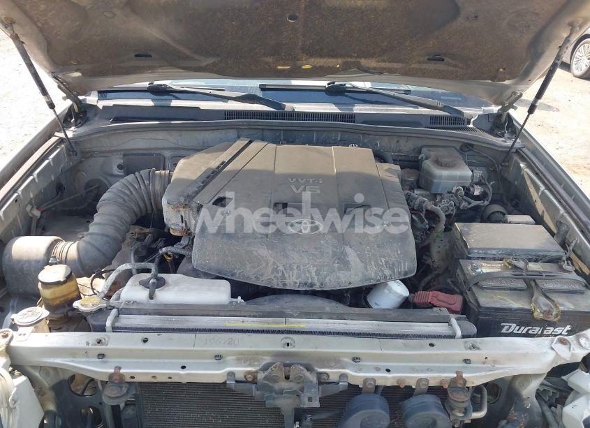 Photo 10 of 2004 Toyota 4runner SR5 V6 (VIN JTEBU14R048027665)