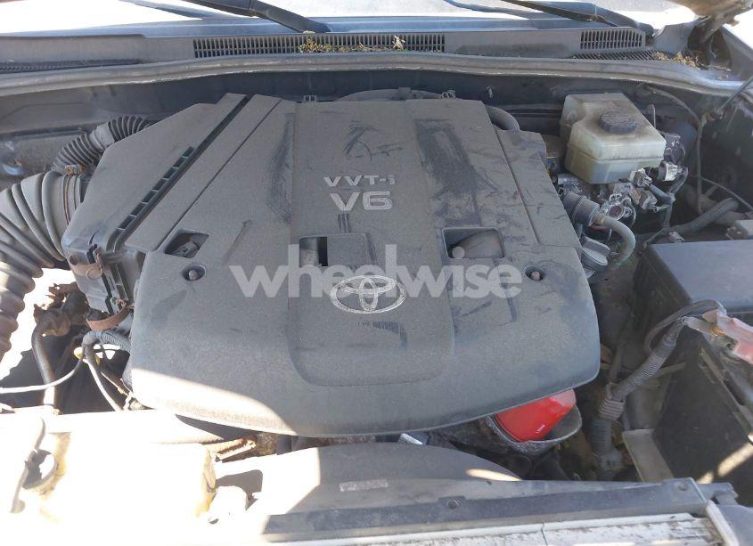Photo 10 of 2004 Toyota 4runner SR5 V6 (VIN JTEBU14R340042742)