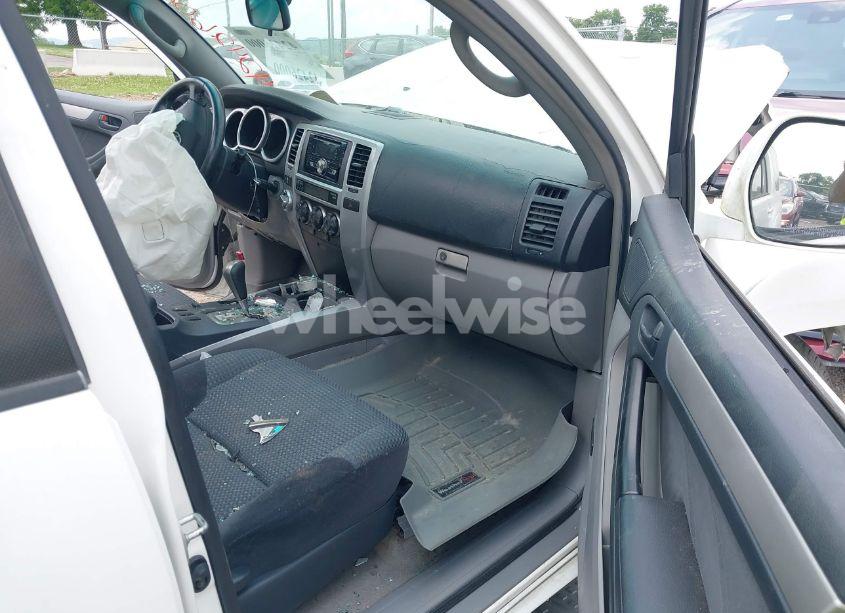 Photo 5 of 2005 Toyota 4runner SR5 SPORT V6 (VIN JTEBU14R350068064)