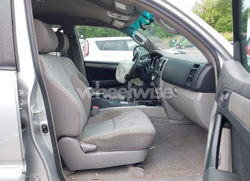 Photo 5 of 2006 Toyota 4runner SR5 V6 (VIN JTEBU14R360102344)